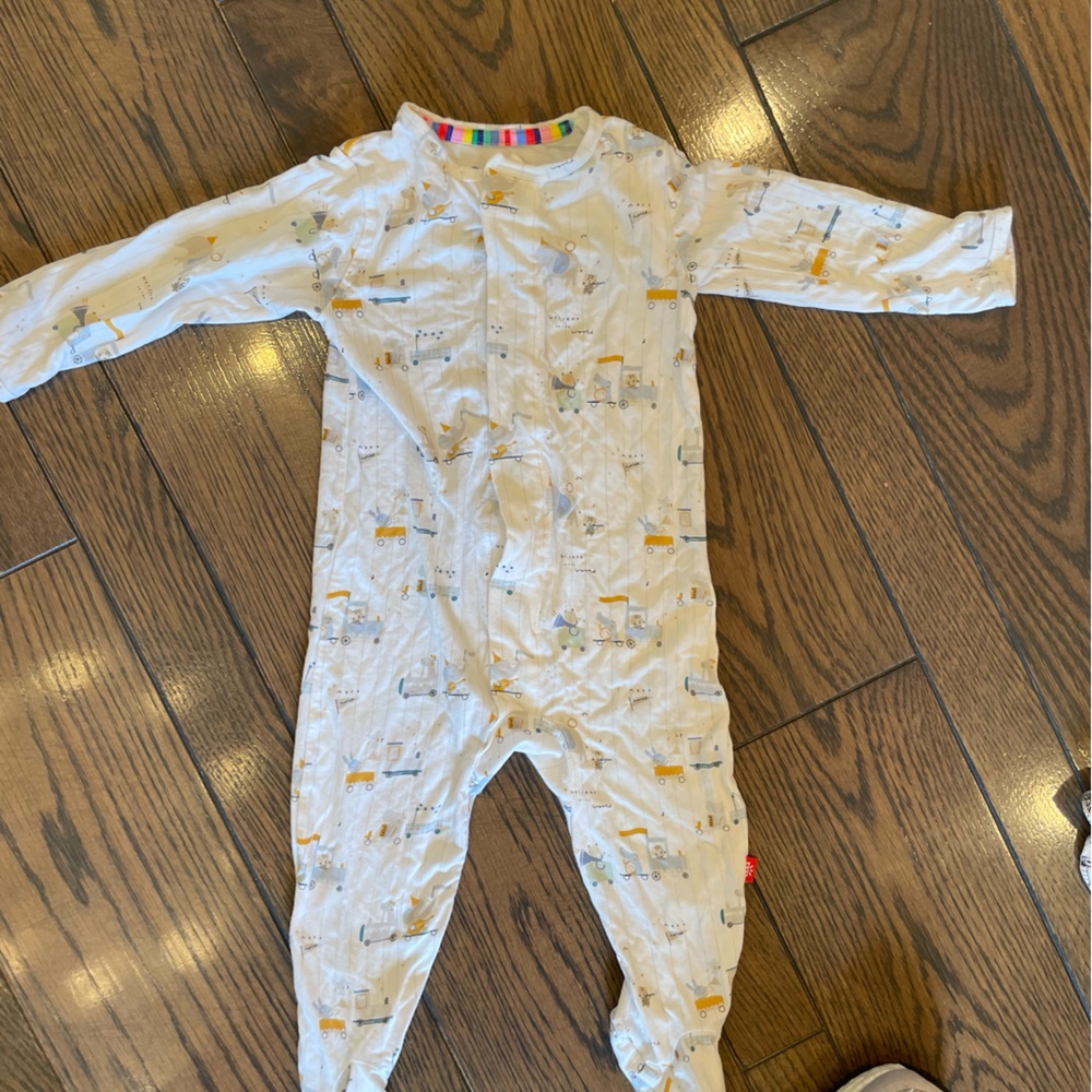 Magnetic me size 6-9 month